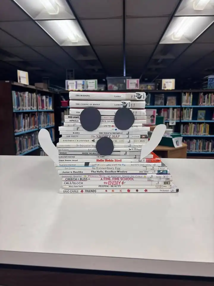 Look what Ms. Slavnik did with these "BOO"-ks in the library!  🎃